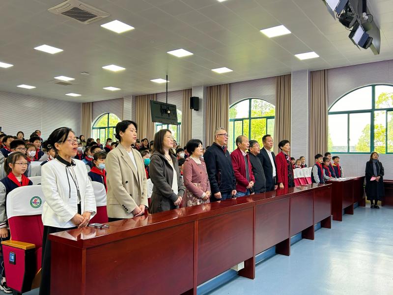 1奏唱国歌.JPG 1奏唱国歌.JPG